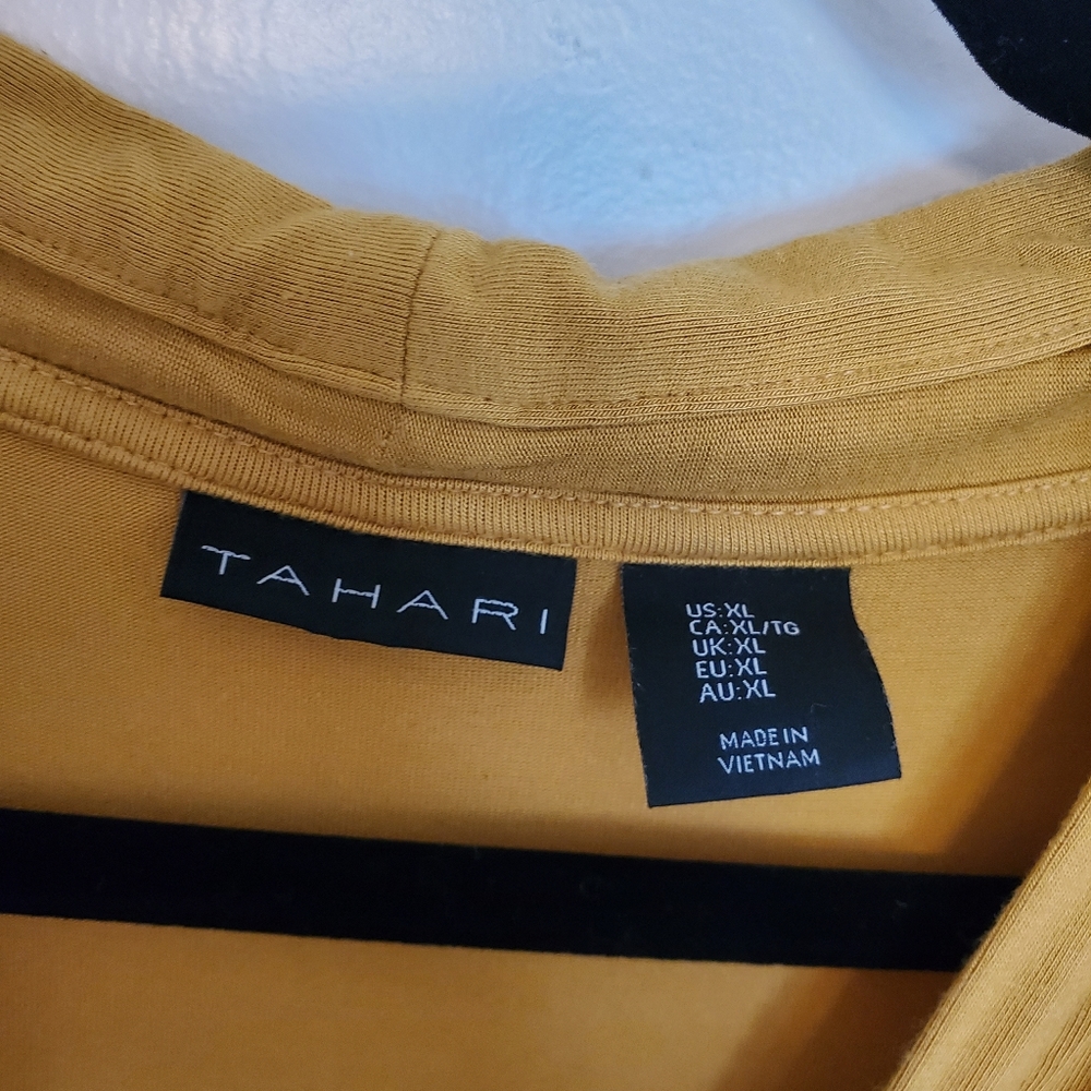 Tahari mustard blouse - Picture 2 of 3